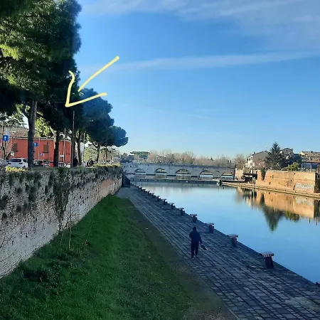 Luminoso, In Centro Citta, Con Bella Vista Sul Canale E Sul Ponte Apartamento Rímini